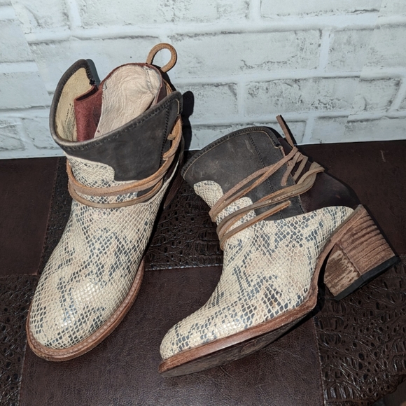 FreeBird CASEY Snake Multi Ankle Boots size 8 - Picture 15 of 15
